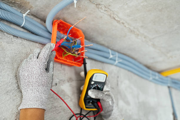 Best Local Electrician Companies  in Maple Bluff, WI